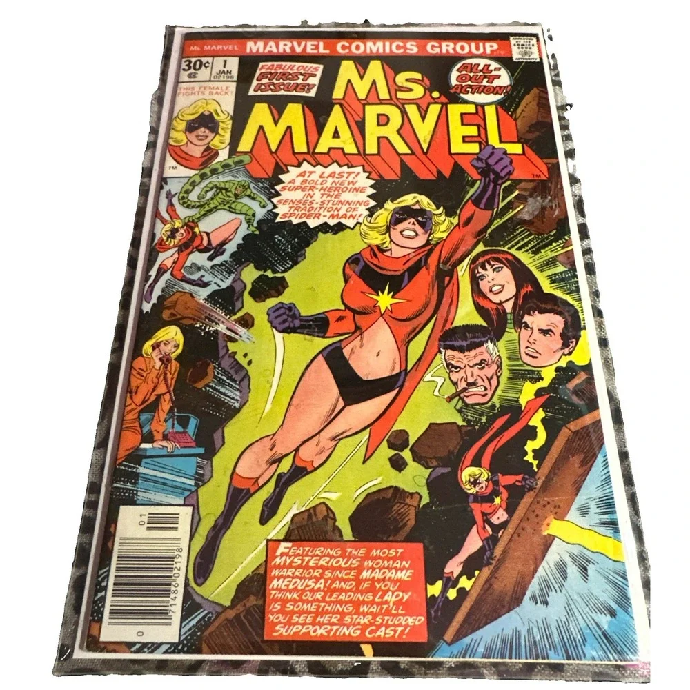 Ms. Marvel #1 (Marvel Comics Jan. 1977) First Issue !